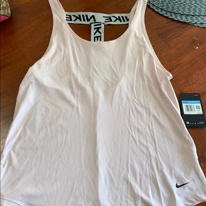 Women’s Nike dry fit tank NWT size medium
